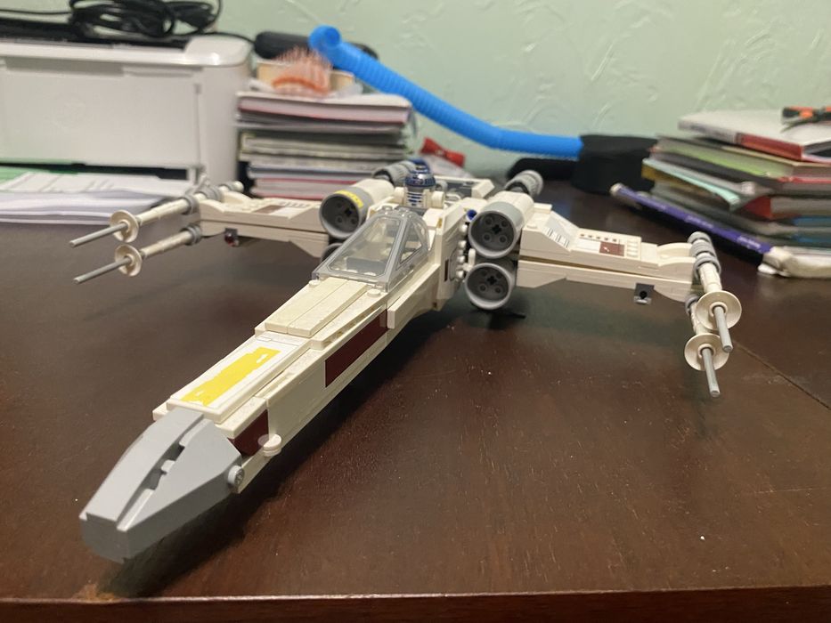 Продам набор лего star wars x-ing 75301