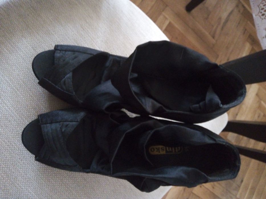 Дамски сатенени сандали