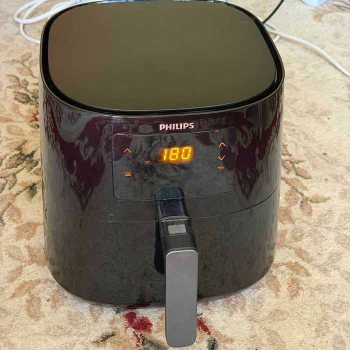 Friteuza cu aer cald Philips HD9280/90 Airfryer Essential Collection, capacitate 6.2 L, Rapid Air, Digital, Wifi, 7 presetari, Corp negru/ Maner negru