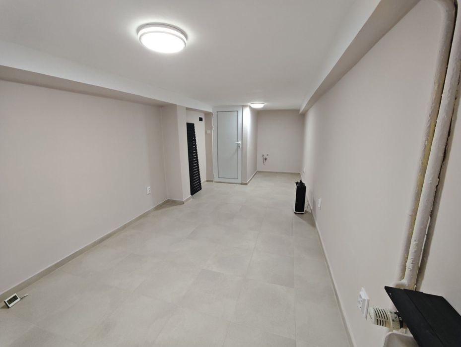 Дава се под наем Офис в София, Център - 18 кв.м за 298.86 € - Снимка #1