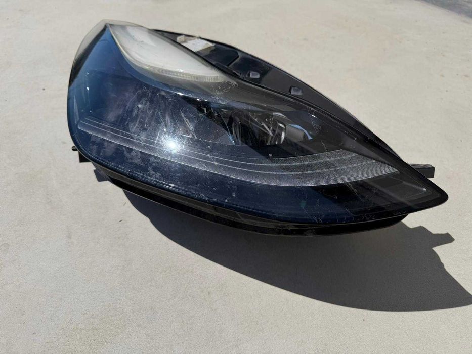 Far stanga si dreapta TESLA 3