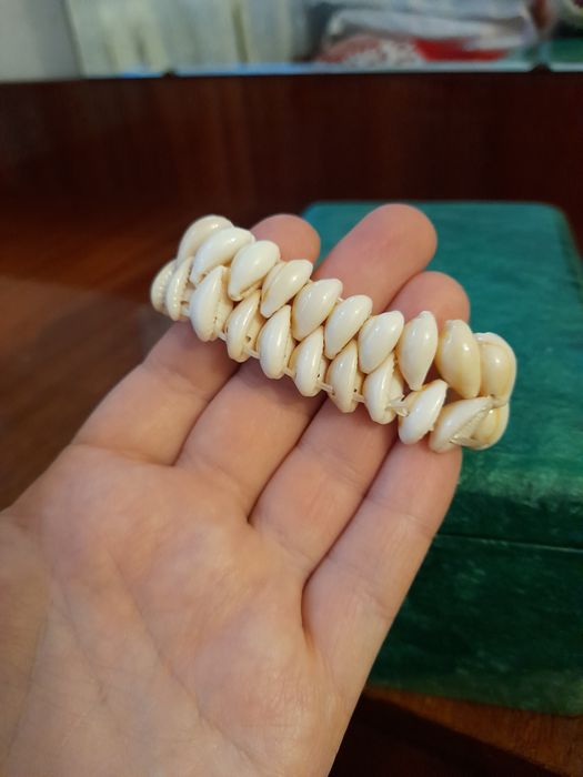 Браслет из настоящих ракушек