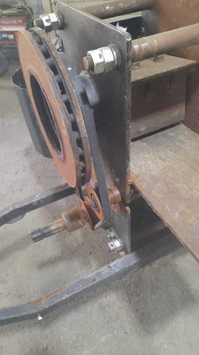 tocator crengi / vegetatie pretabil tractoras mic