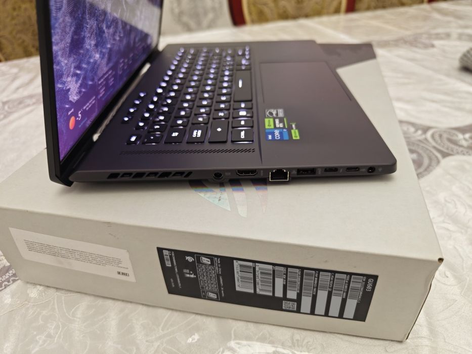 Asus Rog zephyrus g16 i7 12700h rtx4060