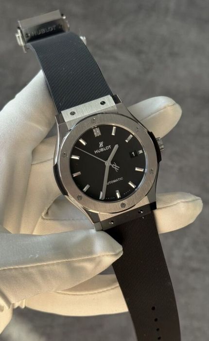 Чacы Нublot Classiс Fusiоn Тitаnium 42mm