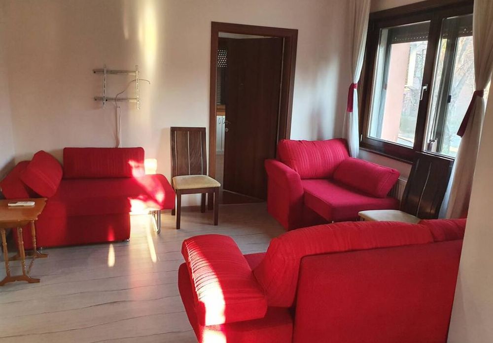 Дава се под наем Тристаен апартамент в Пловдив, Христо Смирненски - 94 кв.м за 475 € - Снимка #2