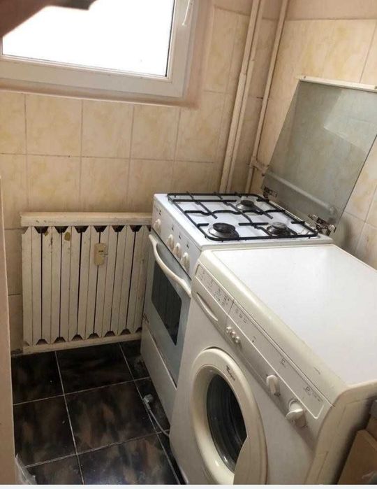 INCHIRIEZ  GARSONIERA ,CF 1 ET 3 ZONA 300 Promenada Muresului