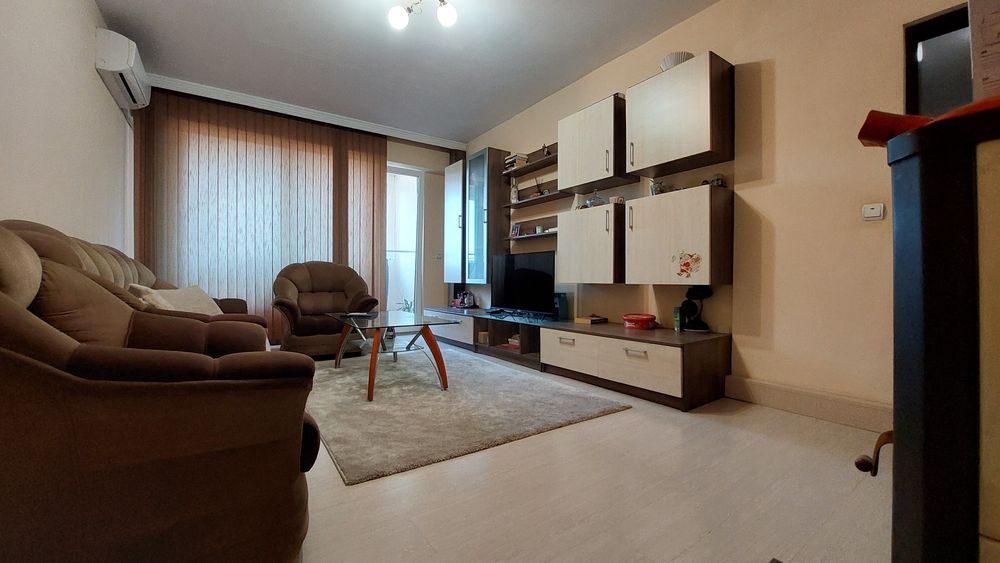 Продава се Тристаен апартамент в Пазарджик, Център - 87 кв.м за 989 €/кв.м - Снимка #2