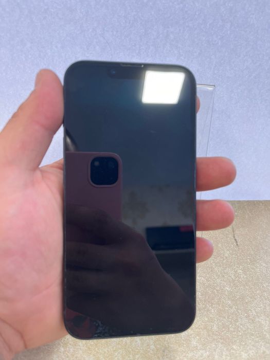 Продавам IPhone 14