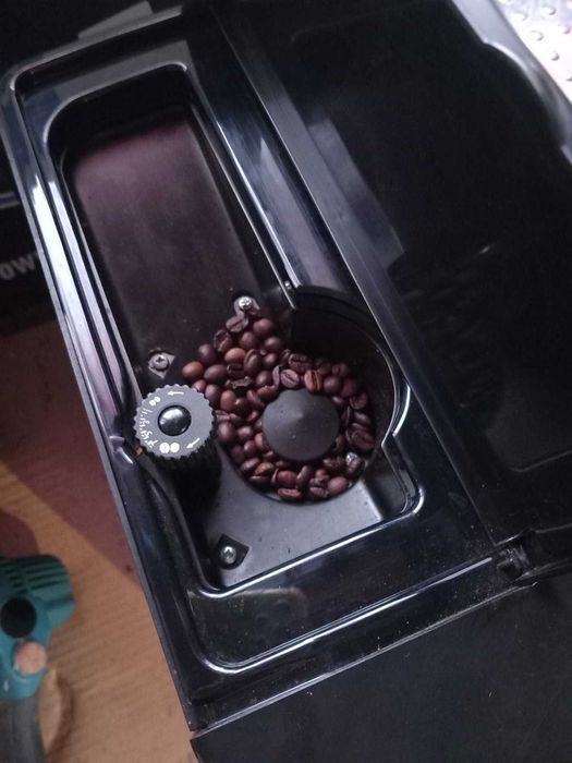 Продавам кафе машина AEG за части