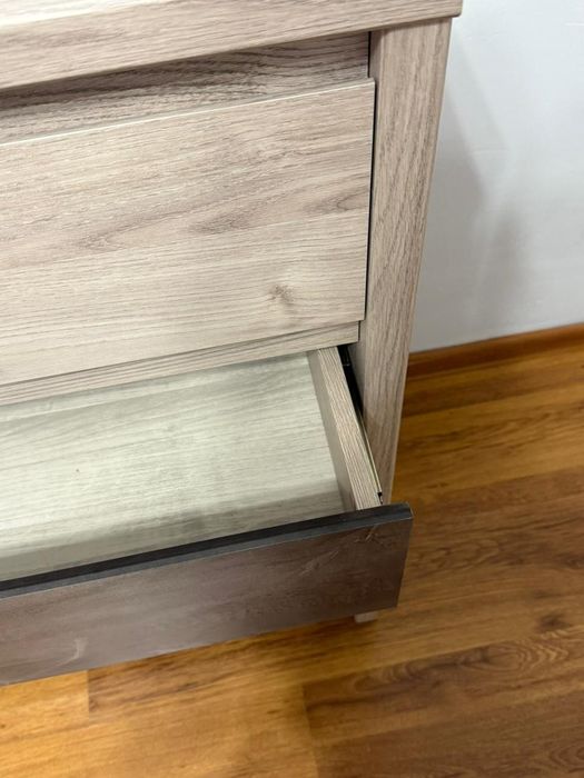 Продаю шкаф с тумбой