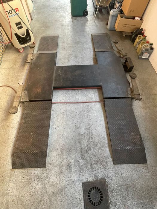 Elevator auto cu pernă de aer nouă – Stare foarte bună – 8000 lei