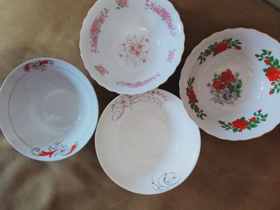 Продам тарелки для первых и вторых блюд