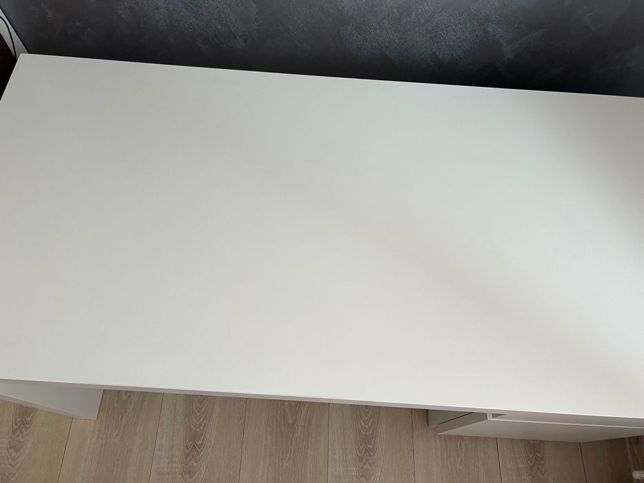 Vand birou MALM Ikea ca nou