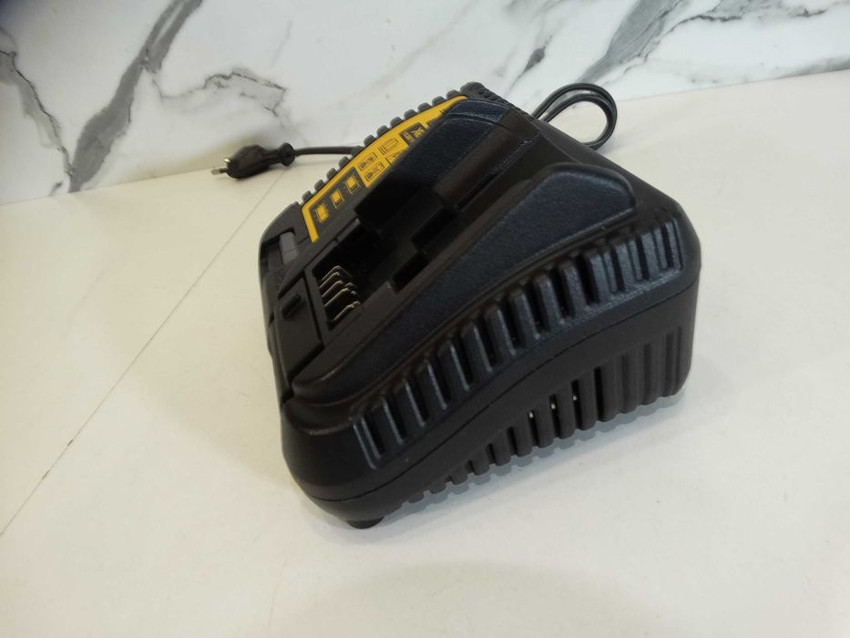 Dewalt DCB 115 - Зарядно