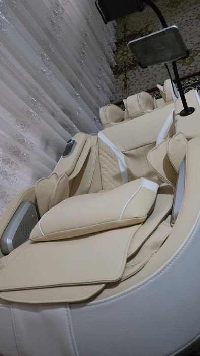 Massajni kreslo model (space)