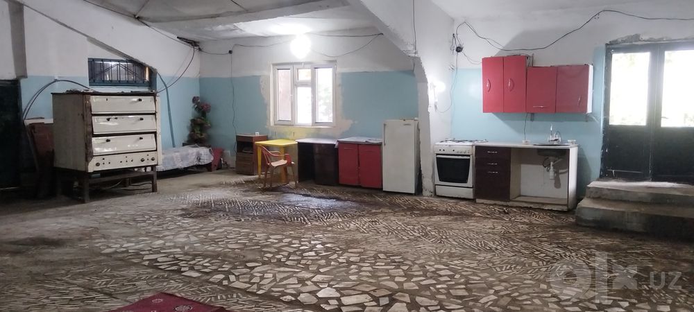 Бино ижорага берилади.300м2