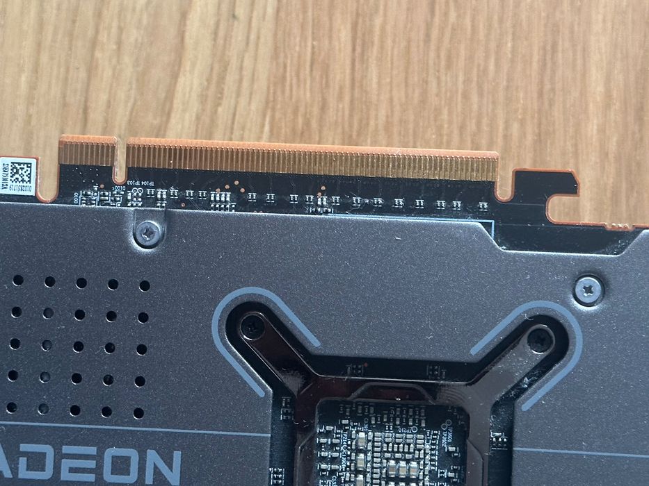 Placa video AMD Radeon RX 7700 XT Sapphire Nitro+ 12GB