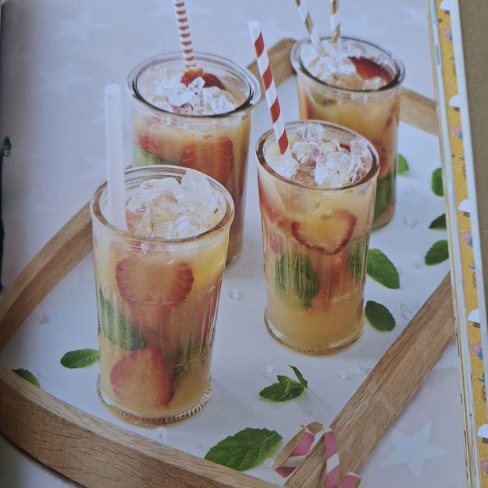 Книга - "Малки рецепти от големи готвачи"