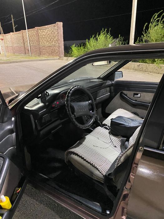 Срочно  продам ауди 100