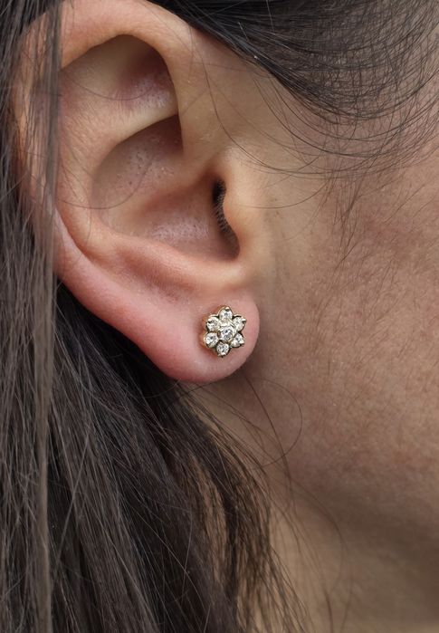 Cercei din aur cu diamante naturale realizat manual