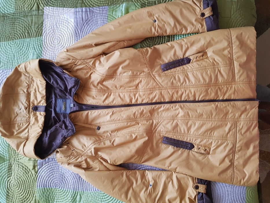 Продам женскую куртку