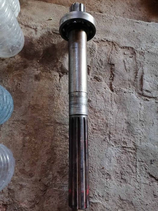 Полуоска с лагер ЮМЗ