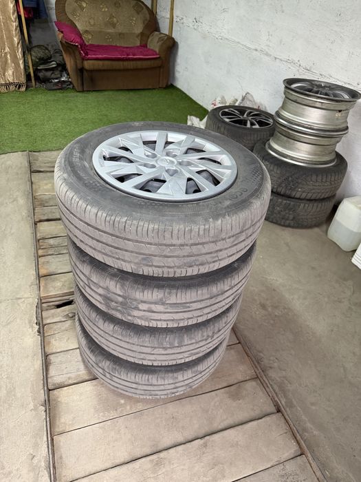 Продам резину с дисками R15
