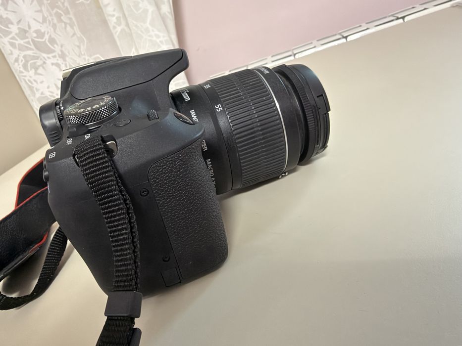 Фотоапарат CANON 2000 D