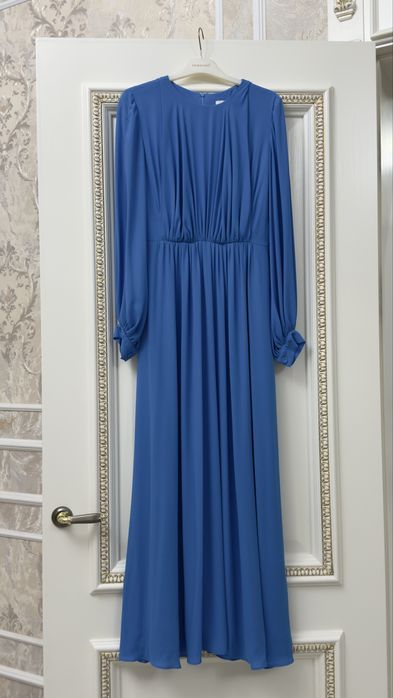 Платья вечерние