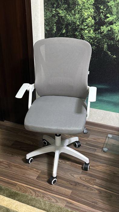 Компьютерное офисное кресло