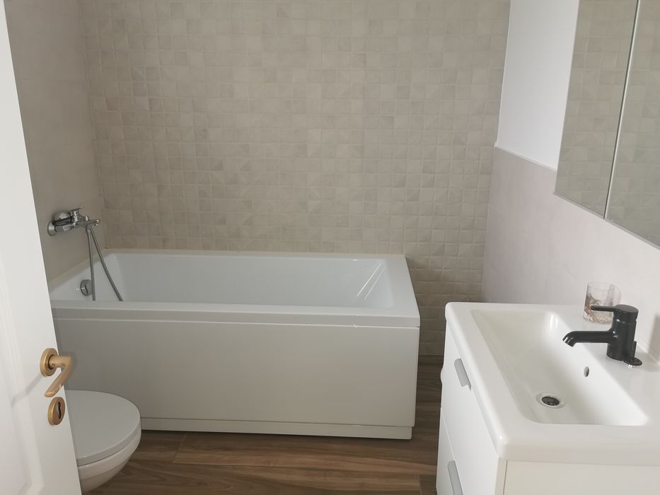 PERSOANA FIZICA  inchirez casa parte din duplex zona Borhanci Cluj N