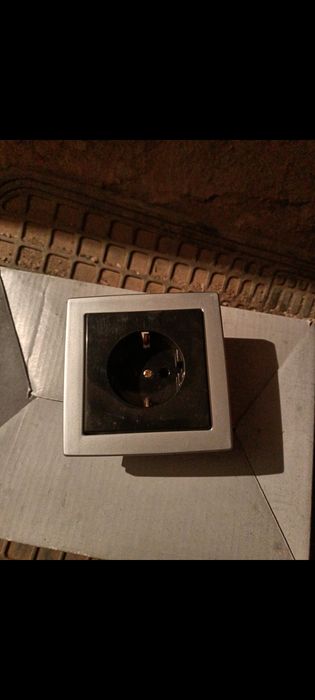 Întrerupător dublu,și prize