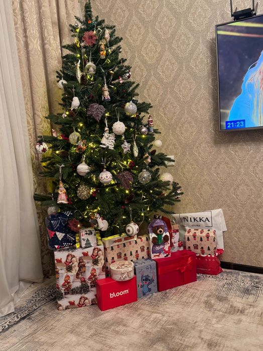 Продаю Ёлку размер 1,80