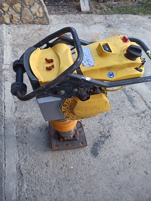 Închiriez mai compactor