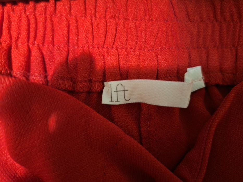 Pantaloni drepți roșii