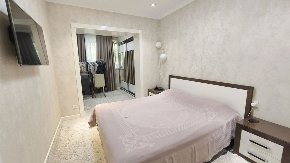 Квартира продается 4/3/4 на Садык Азимова