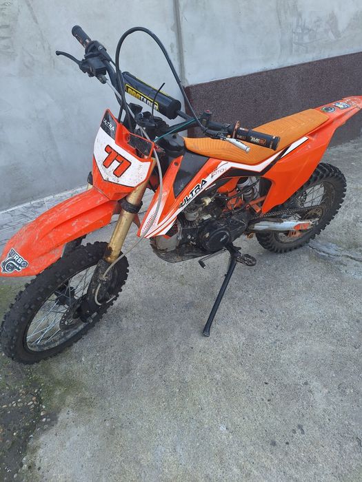 Vînd cross ultra