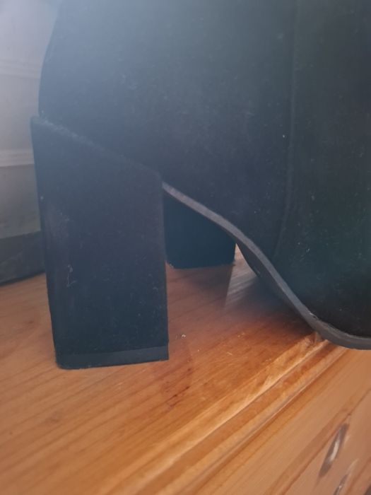 Черни велурени ботуши Aquamarine