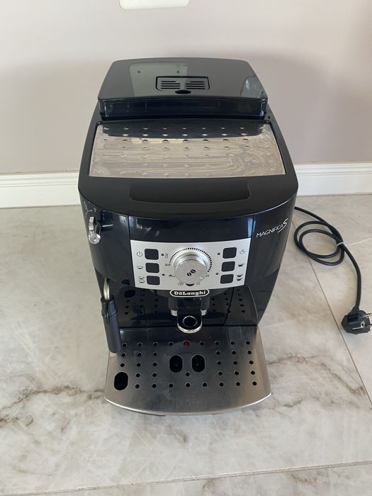 Aparat cafea -expresor Delonghi Magnifica S