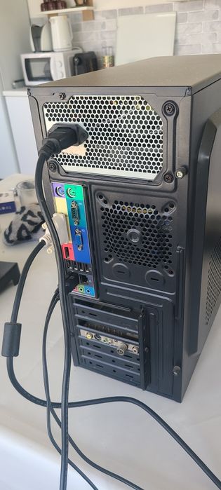 PC PROCESOR I3 8 GB RAM