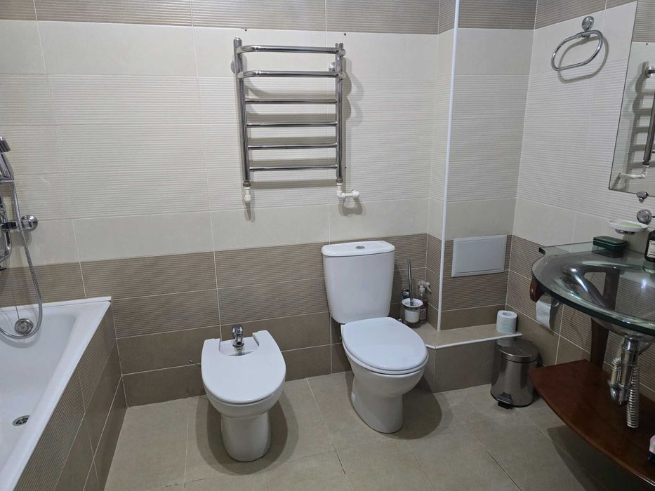 Продается квартира в центре (ул. С.Азимова)