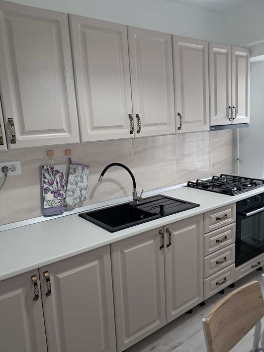 Ofer spre inchiriere APARTAMENT 3 CAMERE