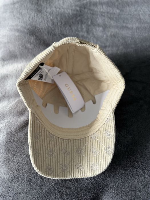 Guess baseball sapca unisex bej material reiat cu logo noua origina