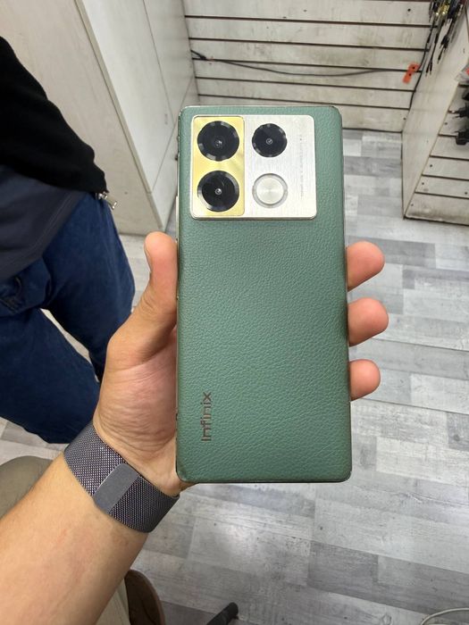 Infinix note 40 pro 12/256gb