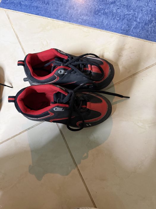 Кроссовки с роликами