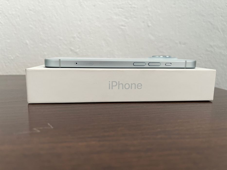 iPhone 15 100 % батерия