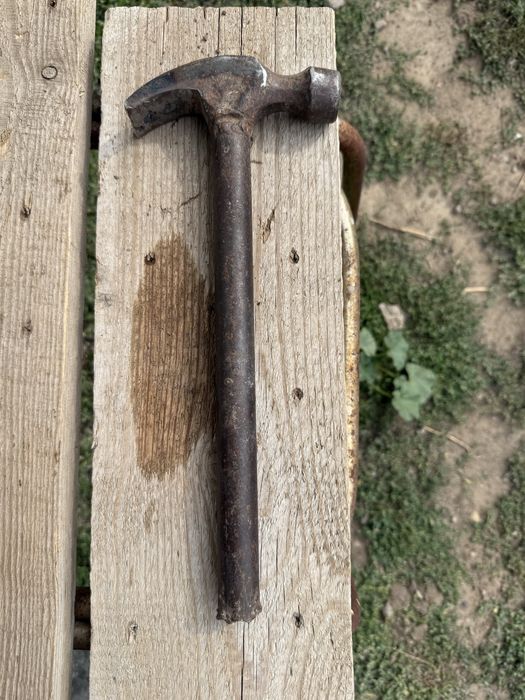 продам железный молоток