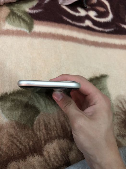 Iphone 11 128 ГБ в хорошеем состаянии с каробкой