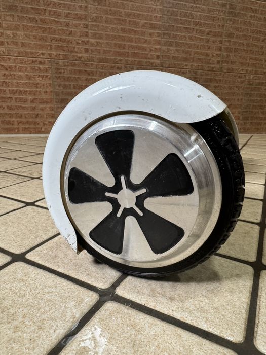 Продам гироскутер белый